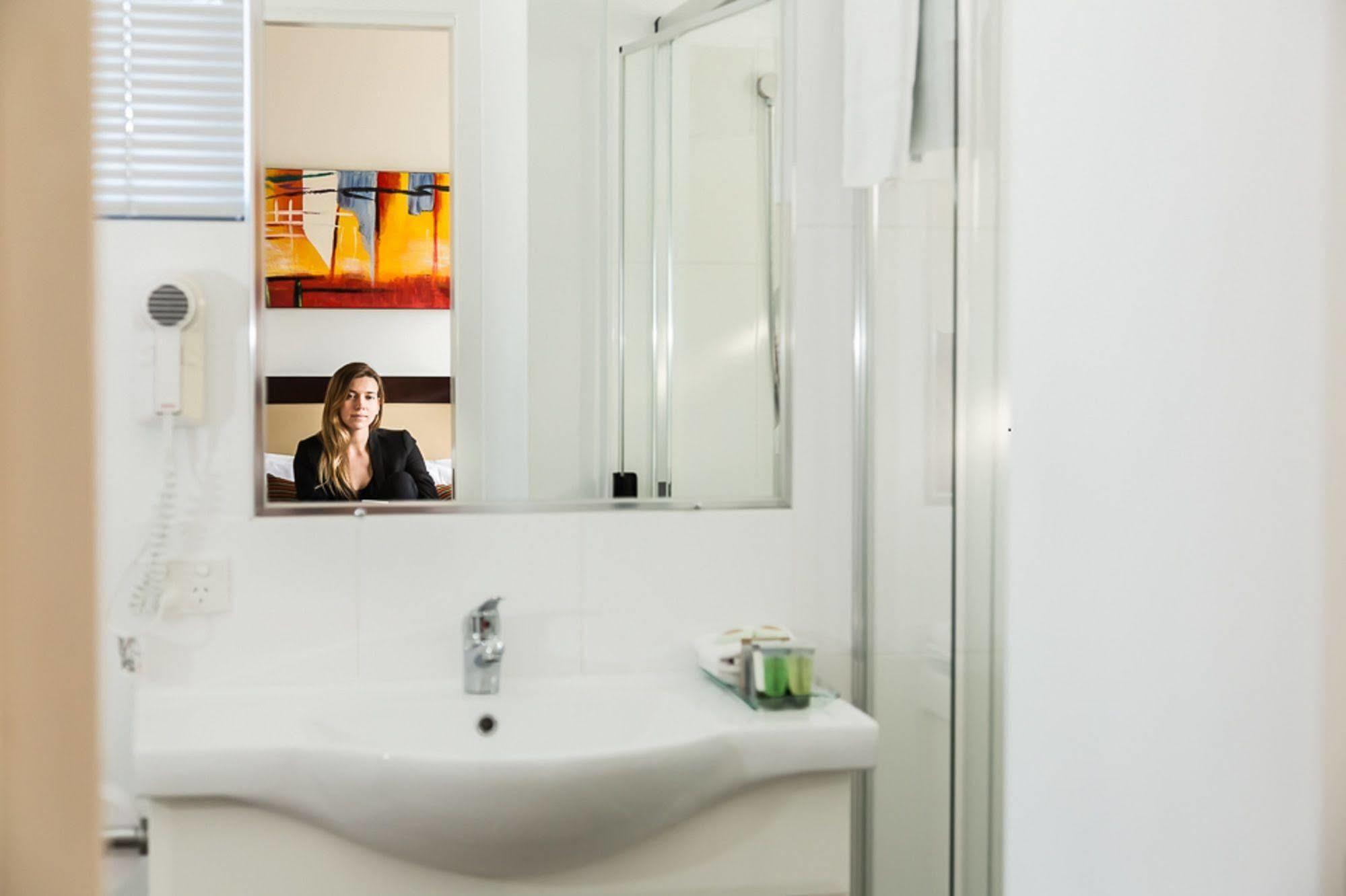 Gladstone Heights Executive Apartments ภายนอก รูปภาพ